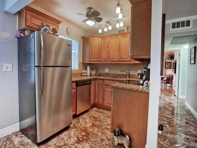 73 Windsor D, West Palm Beach, FL 33417 - photo 7