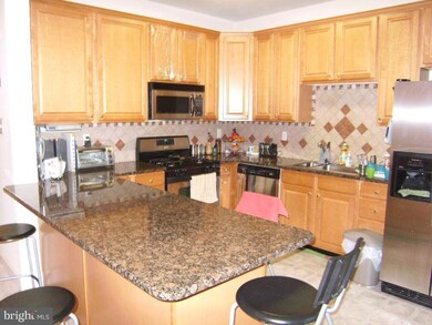 32 Wellington Rd, Newtown, PA 18940 - photo 4