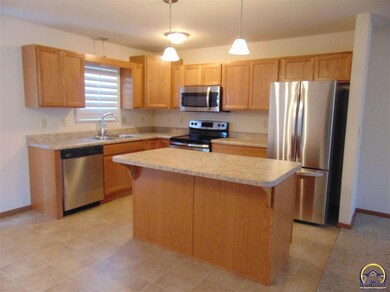 1625 SW Valley View Dr, Topeka, KS 66615 - photo 5