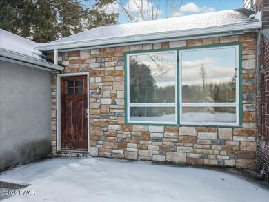 487 Rowland Rd, Greeley, PA 18425 - photo 3