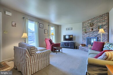 2717 Huyett Dr, Reading, PA 19608 - photo 4