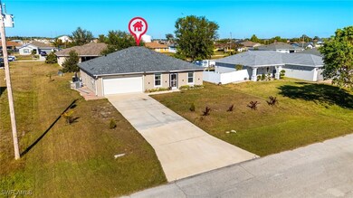 View of front of house featuring a front lawn and