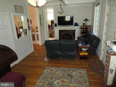 19 Sherman Ave, Takoma Park, MD 20912 - photo 2