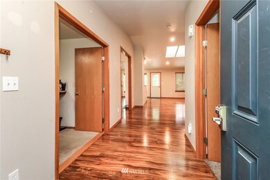 15626 Vail Cut Off Rd SE, Rainier, WA 98576 - photo 4