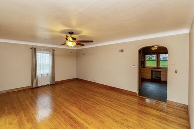 277 21st Ave SW, Cedar Rapids, IA 52404 - photo 3