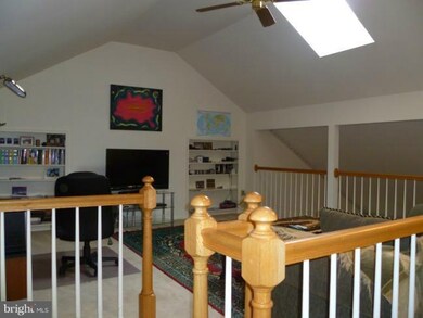 10937 Brewer House Rd, Rockville, MD 20852 - photo 5