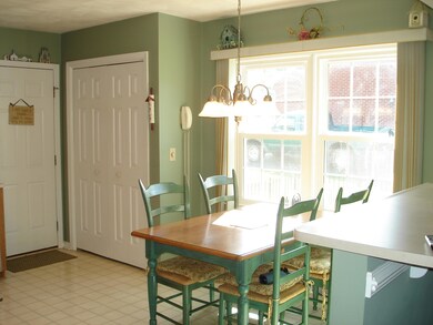 2888TULIP LANE 040