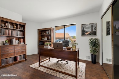 Guest bedroom or office