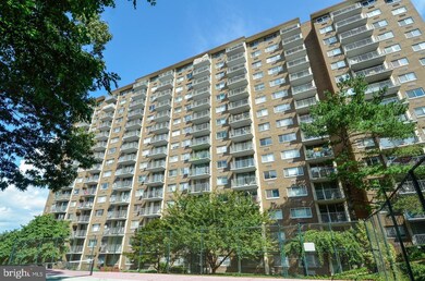 Hunting Creek Club unit 1605, Alexandria, VA 22303 - photo 2