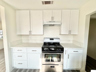 5035 E Laurel Ave, Fresno, CA 93727 - photo 4