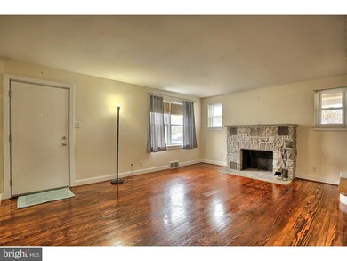 3416 Mckently St, Reading, PA 19605 - photo 4