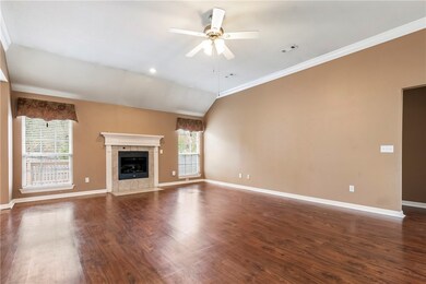 713 E Hilltop Dr, Rogers, AR 72756 - photo 2