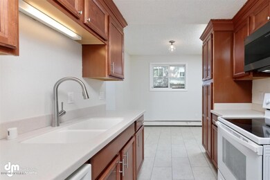 23-Kitchen 20200701-DW-7859
