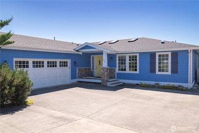 609 Highland Dr, Point Roberts, WA 98281 - photo 2