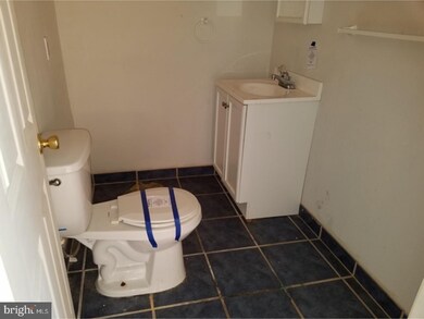 213 Glen Cove Rd, Darby, PA 19023 - photo 4