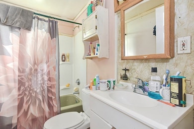 55 Raymond Marchetti St unit 57, Ashland, MA 01721 - photo 7