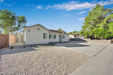 1616 Chapman Dr, Las Vegas, NV 89104 - photo 2