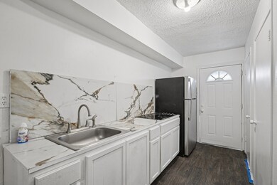 707 S 2nd St unit 707, La Porte, TX 77571 - photo 3