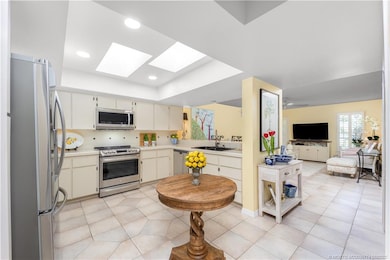 Large kitchen with plenty of storage and newer app