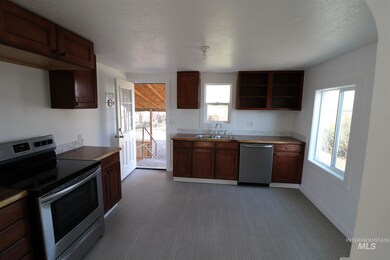 1051 Yale Ave, Burley, ID 83318 - photo 6