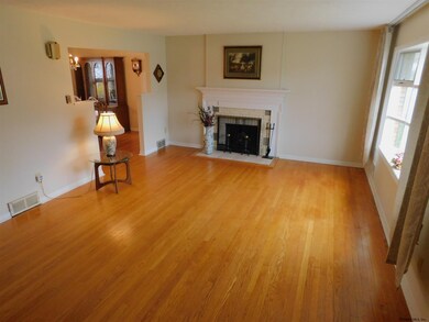 22 Drawbridge Dr, Albany, NY 12203 - photo 4