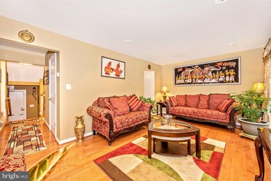 9694 Lindenbrook St, Fairfax, VA 22031 - photo 5