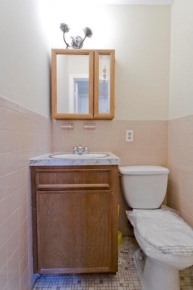 111 Parallel St unit 113, Springfield, MA 01104 - photo 7