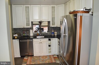 526 Jason Dr, Southampton, PA 18966 - photo 2