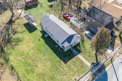 208 & 212 N Chamberlain Ave, Rockwood, TN 37854 - photo 3