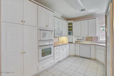 08-507 Spring Lake Dr