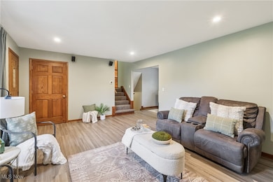 1236 Glennview St NE, Canton, OH 44721 - photo 6