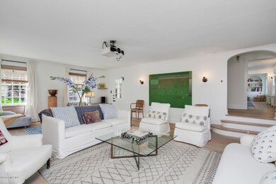 271 Guinea Rd Stamford CT-large-011-35-0