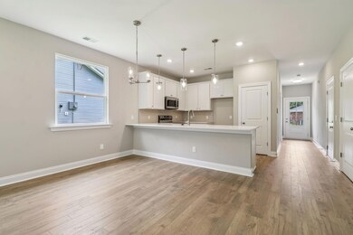 1197 Douglas MacArthur St SW-005