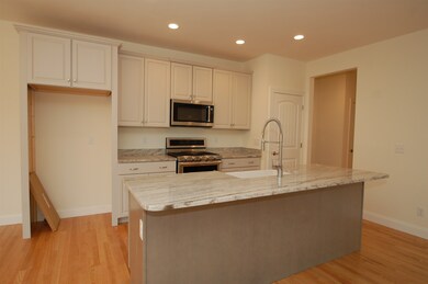167 Brookview Dr unit 61, Hooksett, NH 03106 - photo 2