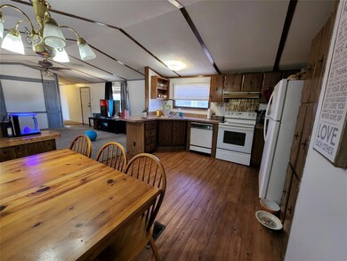 4313 Kristy Ct, Granbury, TX 76049 - photo 3