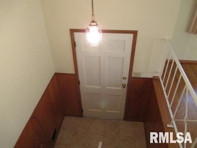 5712 N Keenland Ave, Peoria, IL 61614 - photo 3