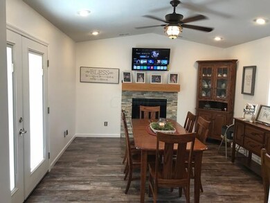 363 Ridgemere Way-3