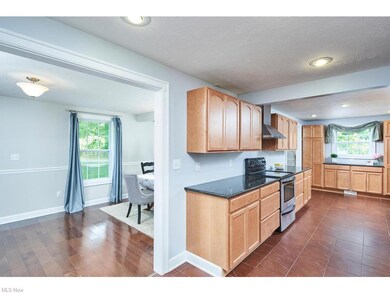 dining room flows into the kitchen