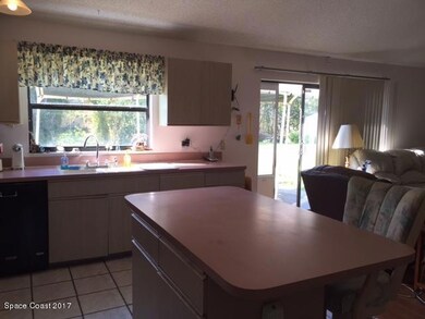 OPENS TO THE FAMILY ROOM