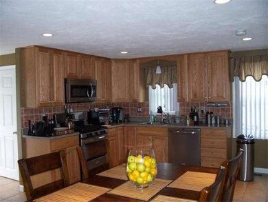 173 Washington St, Taunton, MA 02780 - photo 4