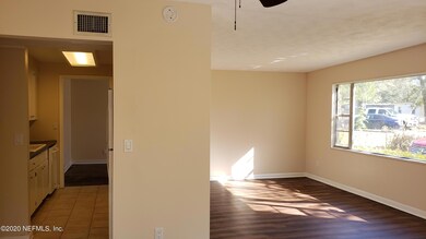 1402 Eola Ct, Jacksonville, FL 32205 - photo 6