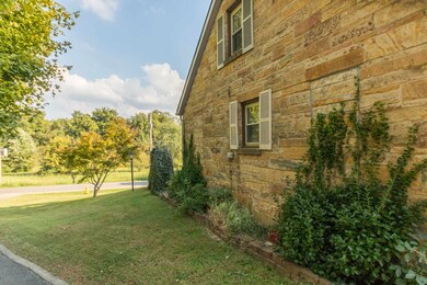 824 Jefferson St, Newburgh, IN 47630 - photo 4