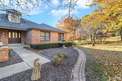 2075 Meaghan Ln, Pacific, MO 63069 - photo 4