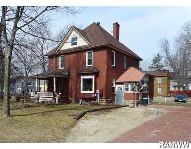 1020 7th St E, Menomonie, WI 54751 - photo 2