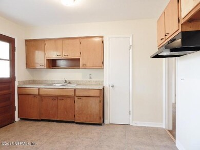 6511 Romilly Dr, Jacksonville, FL 32210 - photo 5