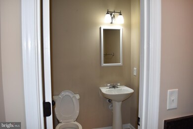 9605 Nuthatch Dr, Fairfax Station, VA 22039 - photo 4