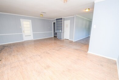 1515 W Dumble St, Alvin, TX 77511 - photo 7