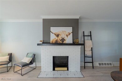 2227 Cranston Rd, University Heights, OH 44118 - photo 4