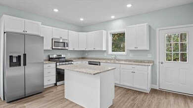 37 Mollys Way, Winooski, VT 05404 - photo 7