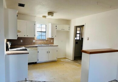 300 Smith St, Bonham, TX 75418 - photo 3